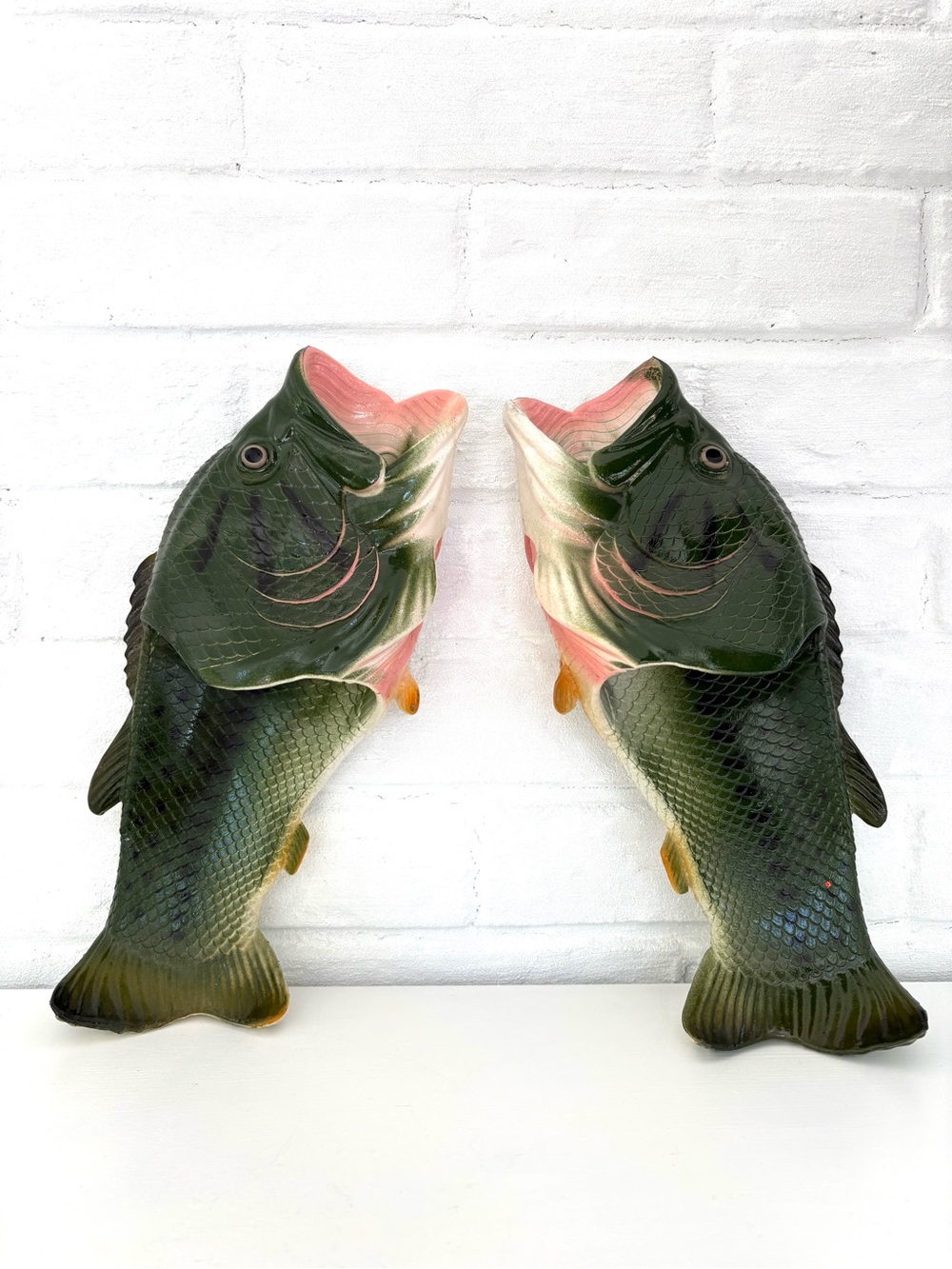 River’s Edge Catch of the Day Green Bass Men's Slide Sandals with Pink Accent